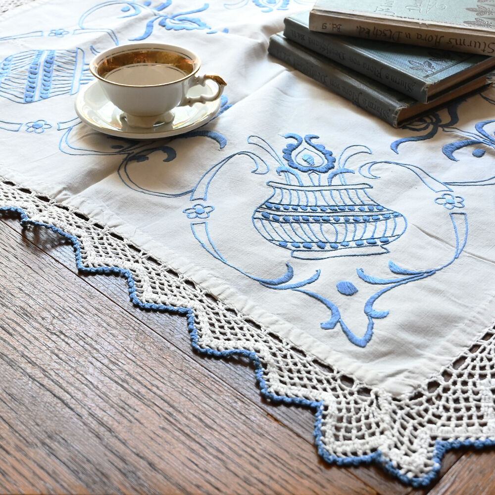 【未使用】ハンガリー刺繍　テーブルクロスセット ハンガリー 手刺繍 テーブルクロス 正方形2 | こぐま舎