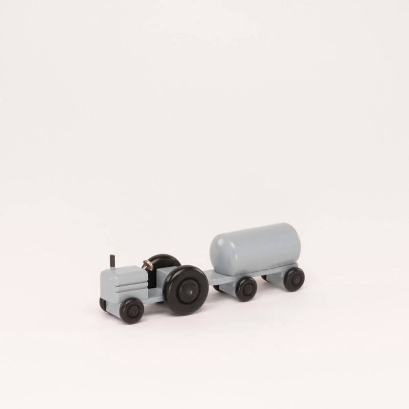 ドイツ ザイフェン 木製おもちゃ トラクター | こぐま舎