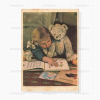 ソビエト　テディベアと絵本を読む女の子　ポストカード