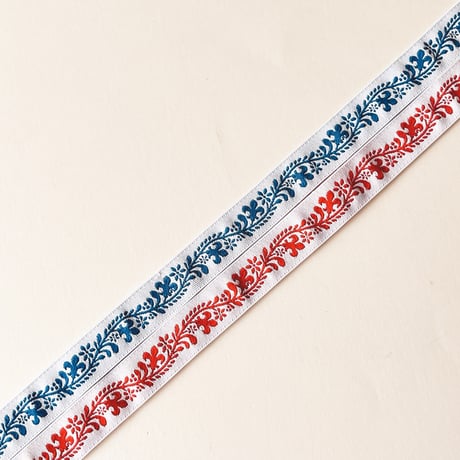 チェコ　チロリアンテープ　植物　白地に赤色　リバーシブル　幅15mm　10cmあたり¥70