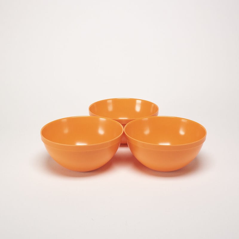 オレンジ色のプラスチックボール 東ドイツ プラスチック ボウル オレンジ色 3個セット | こぐま舎