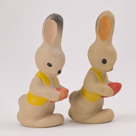 ソビエト　年代不明　にんじんを持ったオレンジ耳うさぎ　ソフビ　人形　高さ19cm
