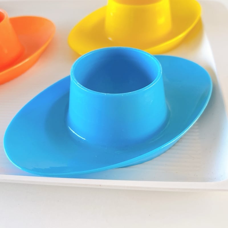 東ドイツ プラスチック 楕円形 エッグスタンド | こぐま舎