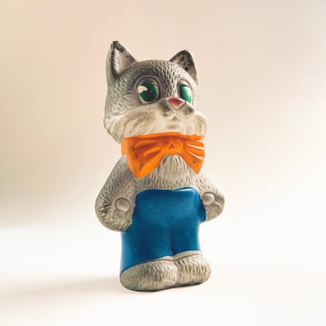 ソビエト　年代不明　蝶ネクタイをした猫　ソフビ　人形　高さ12cm
