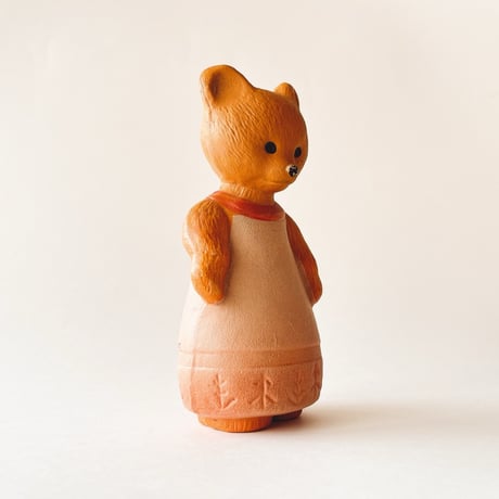 ソビエト　年代不明　スカートを履いたくま　ソフビ　人形　高さ15cm