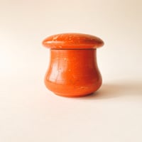 小物入れ　キノコ形　オレンジ色　木製