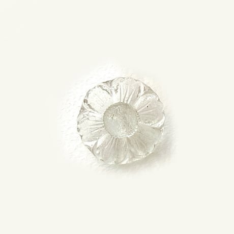 チェコスロバキア　ガラスボタン　花　青みクリア　1940年代–1970年代