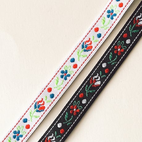 チェコ　チロリアンテープ　花　白　幅1cm　10cmあたり¥45