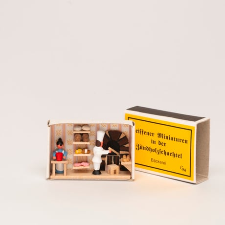 ドイツ　ザイフェン　人形　パン屋　マッチ箱　木製