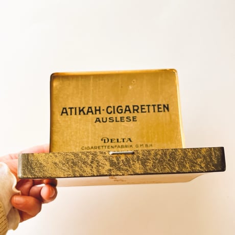 缶　DELTA　ドイツの老舗メーカーの高級タバコ缶