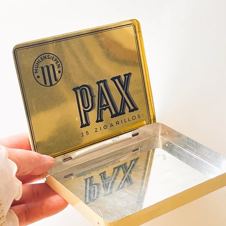 缶　PAX　ドイツの老舗メーカーのシガリロ缶