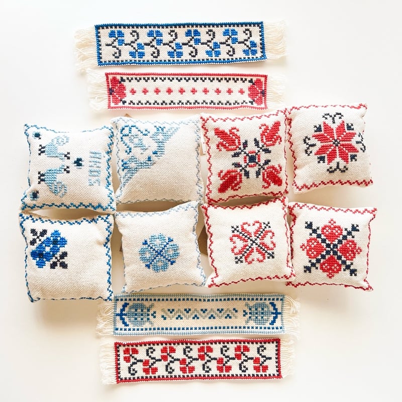 ハンガリー製 クロスステッチ刺繍のピンクッション（ハンドメイド） 04