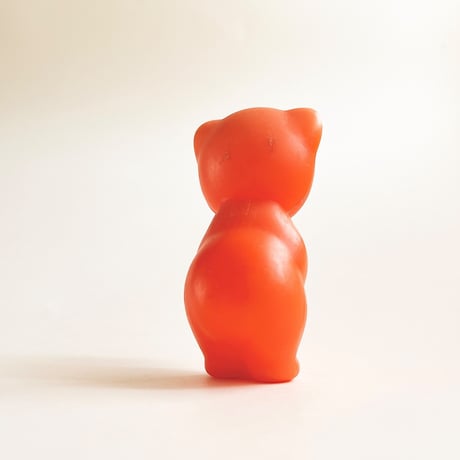 ソビエト　年代不明　オレンジ色の小さなくま　プラスチック　人形　高さ9.5cm