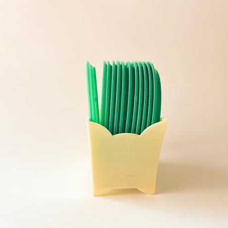 東ドイツ　プラスチック　コースター　緑色　12枚セット
