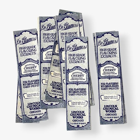 アメリカ　香料のラベル　Dr. Blumers Cherry 50% Alcohol(1930s)