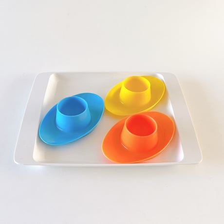 東ドイツ　プラスチック　楕円形　エッグスタンド