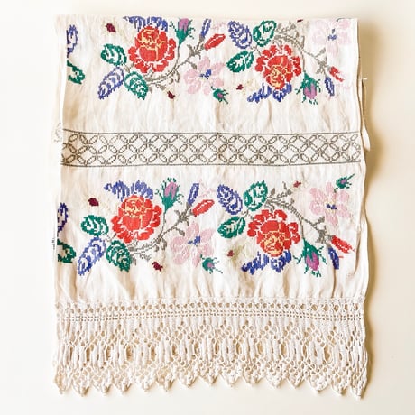 ★貴重な1点もの★ブルガリア シルク糸 手刺繍 リネンテーブルクロス CATEGORY テーブルリネン | こぐま舎