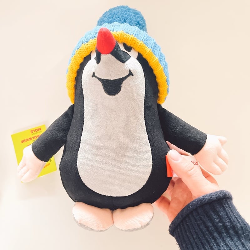 チェコ 現行品 モグラのクルテク ぬいぐるみ 毛糸の帽子 高さ25cm