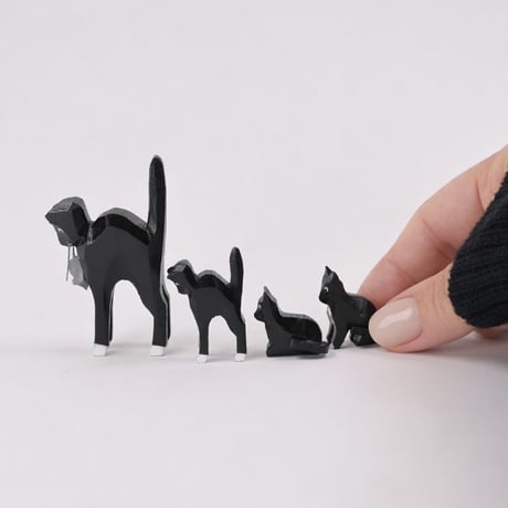 ドイツ　ザイフェン　人形　黒猫親子４匹　ネズミをくわえている　木製