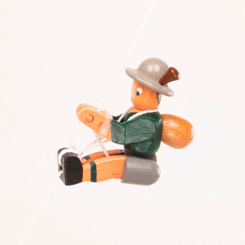 ドイツ ザイフェン 人形 緑のシャツ 紐上り人形 木製 | こぐま舎