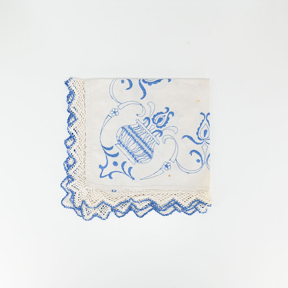 ハンガリー 手刺繍 テーブルクロス 正方形2 | こぐま舎