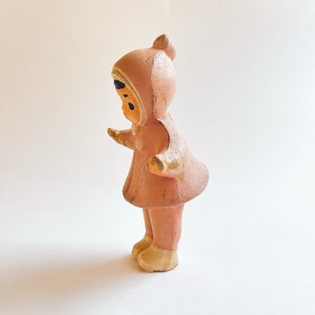 ソビエト　年代不明　ピンクのフードの子ども　ソフビ　人形　高さ16cm