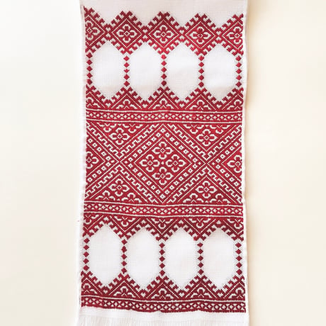 ウクライナ　刺繍　テーブルランナー　３