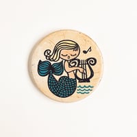 ソビエト　缶バッジ　人魚