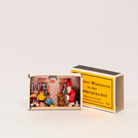 ドイツ　ザイフェン　人形　サンタクロースとプレゼント　マッチ箱　木製