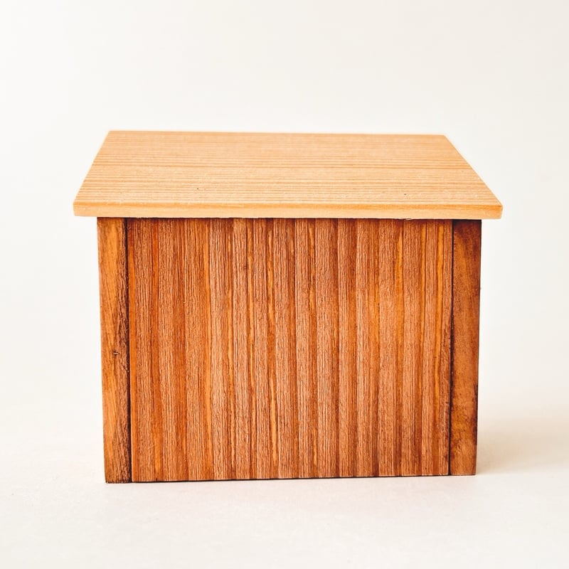 ドイツ ザイフェン 人形 ガラス売りの小屋 木製 | こぐま舎