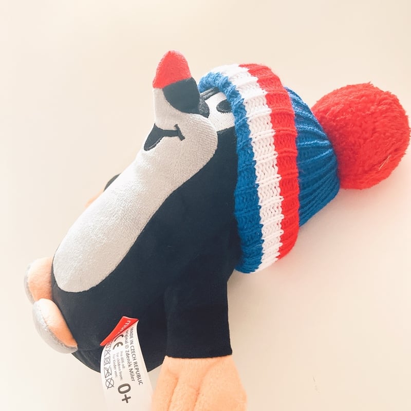 チェコ 現行品 モグラのクルテク ぬいぐるみ 毛糸の帽子 高さ25cm