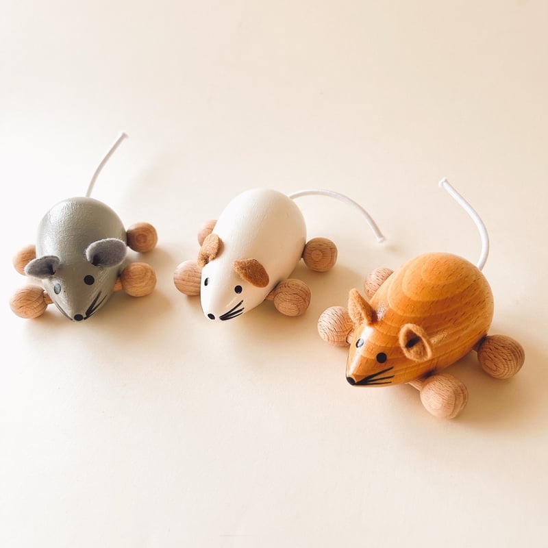 チェコ 木製おもちゃ ネズミの車 | こぐま舎