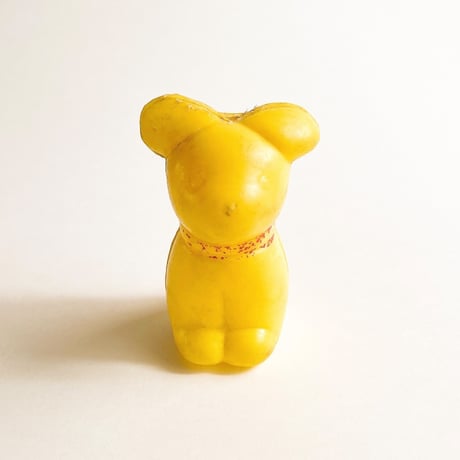 ソビエト　年代不明　赤い首輪の黄色い子犬　犬　プラスチック　人形　高さ8cm