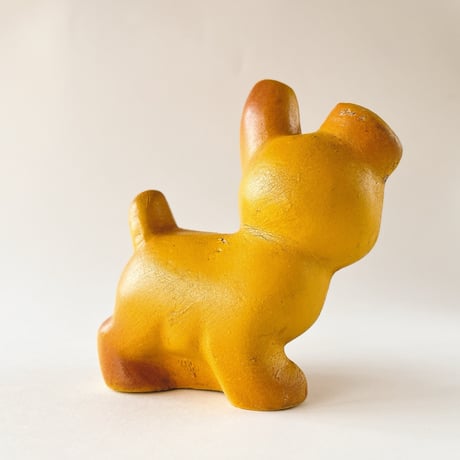 ソビエト　年代不明　黄土色の犬２　フィギュア　高さ11cm