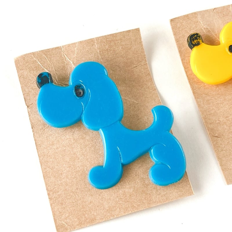 東ドイツ ヴィンテージバッジ 004 犬 | こぐま舎