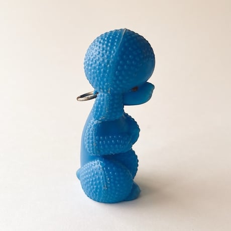 東ドイツ　プラスチック　青いプードル　人形　フィギュア　高さ10cm