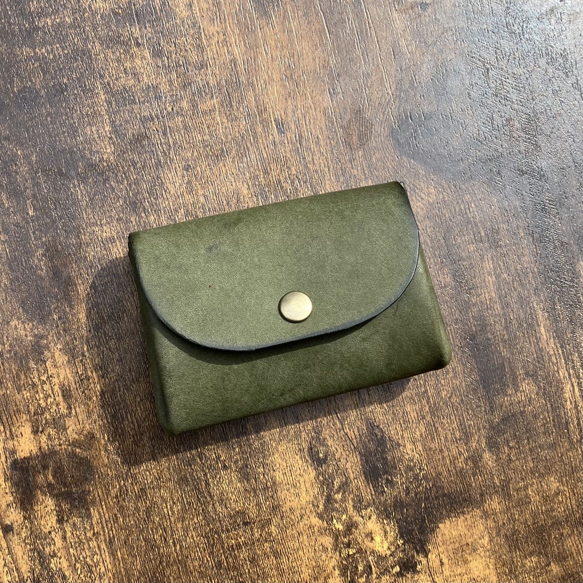 herzアコーディオンウォレット グリーンレザー アコーディオンウォレットはジャバラマチで多収納な本革長財布 / 革鞄