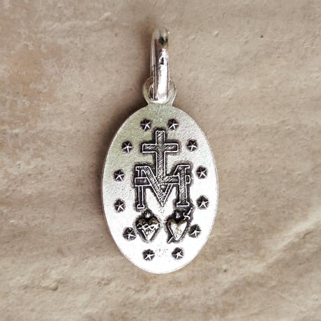 パリ・不思議のメダイチャーム(M)（いぶし銀風メタル）ペンダント&シルバーネックレス