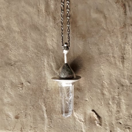 天使Bのロッククリスタル（水晶）の剣シルバーペンダントネックレス