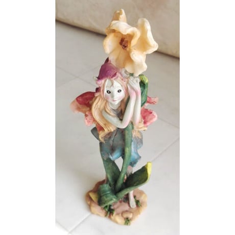 アッシジ　お花と妖精さんの置物