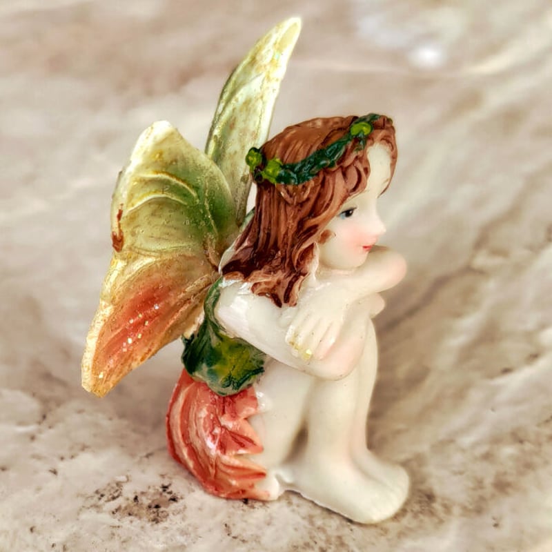 おすわりニンフ・妖精の置物(greenorange-a) | Fairy & Witch