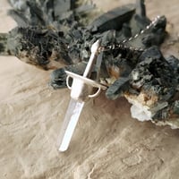 天使Cのロッククリスタル（水晶）の剣シルバーペンダントネックレス