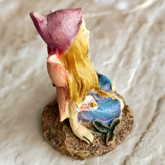 お魚を持つニンフ・妖精の置物 | Fairy & Witch
