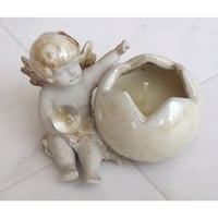 キャンドルと天使の置物