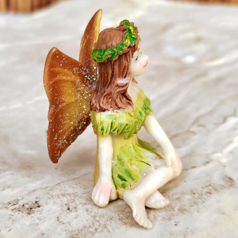 おすわりニンフ・妖精の置物(brownwings) | Fairy & Witch