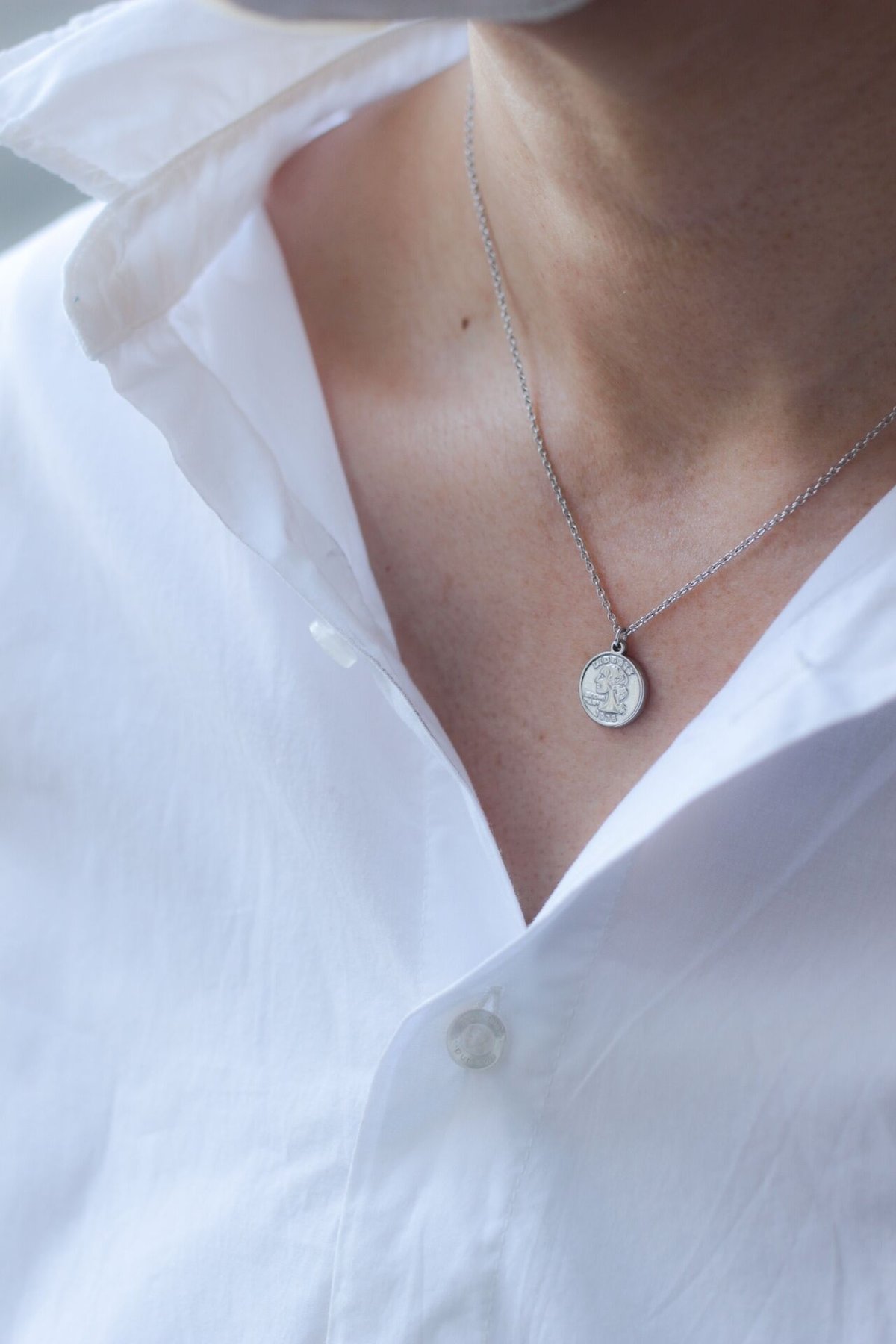 つけっぱなしOK。小さめコインネックレス（サージカルステンレス・シルバー） | FENNEL