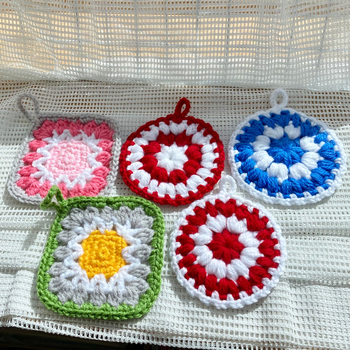 ポップcolorのアクリルたわし | 糸に恋するララ_shop