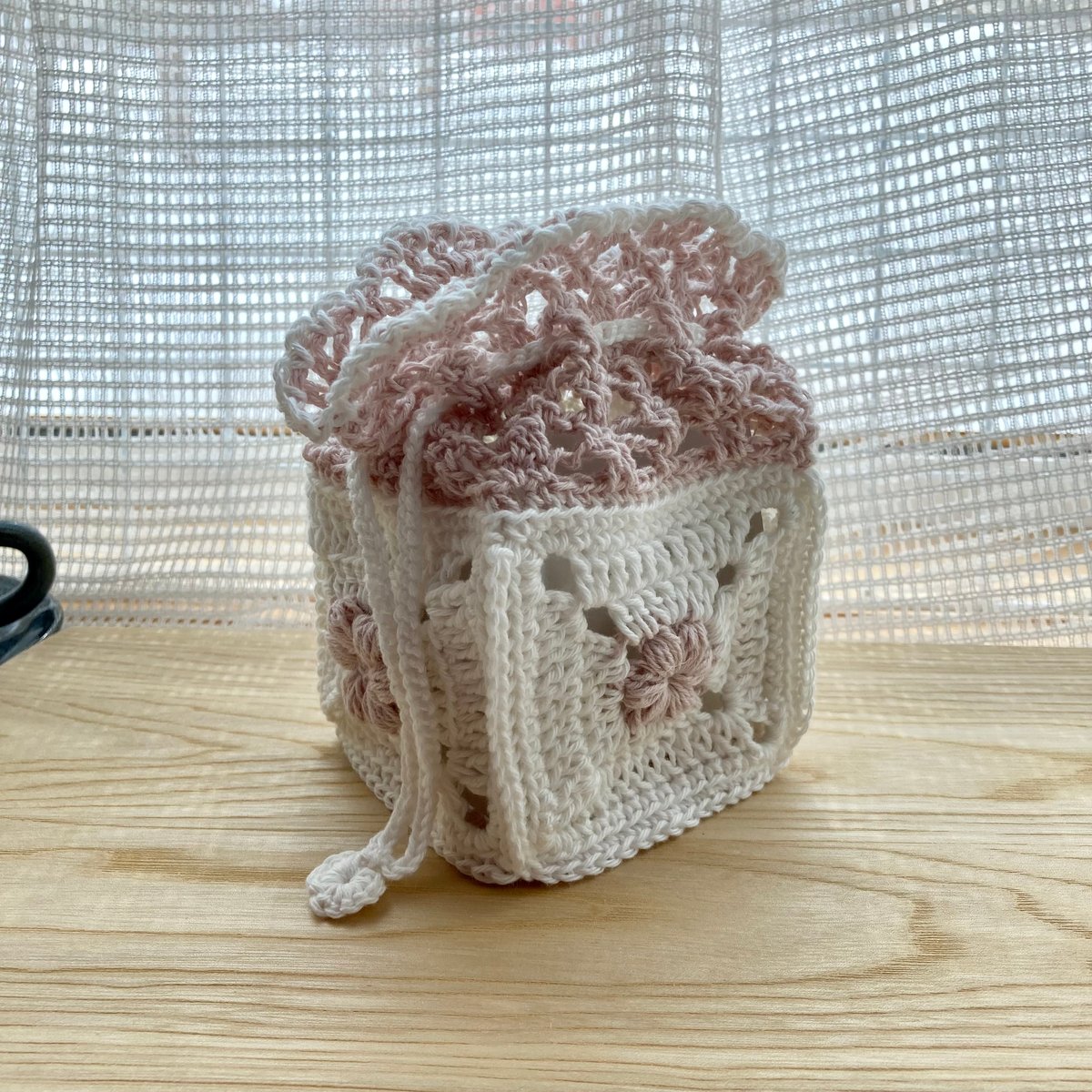 手編み巾着 花モチーフ | 糸に恋するララ_shop