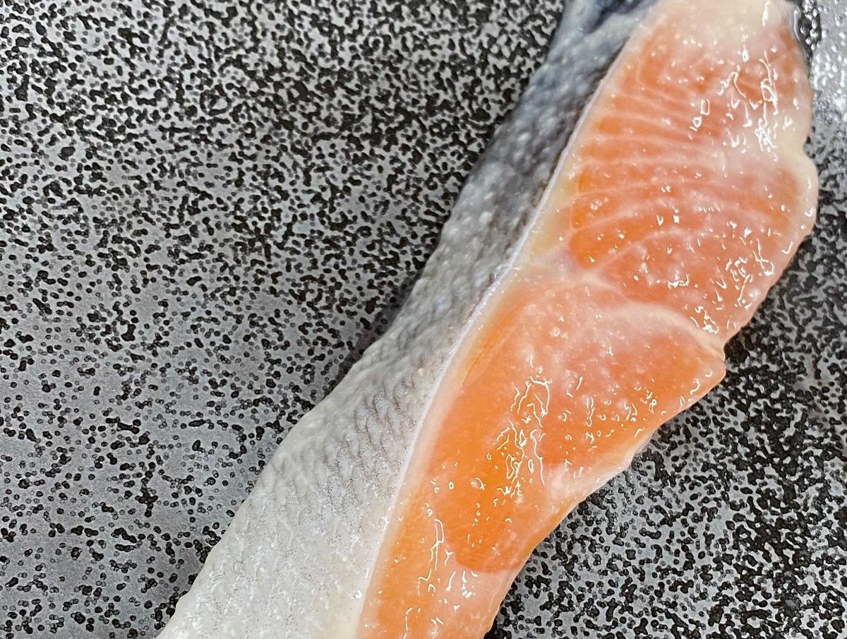 希少　鮭児　ケイジ　幻の魚　ピンバッジ　3個セット k10162.jpg