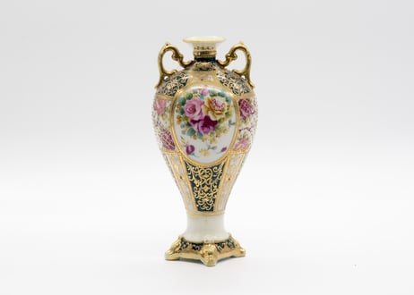薔薇紋花瓶、1910年（英国）オールドノリタケ